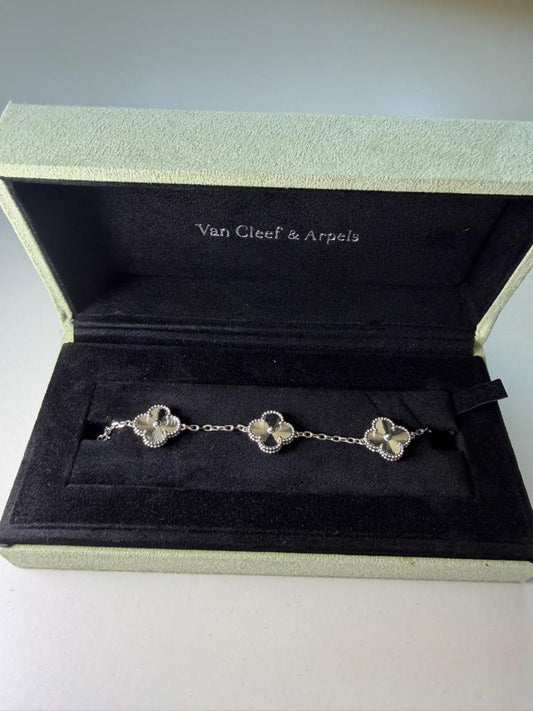 Pulsera Plateada con puntos plateados